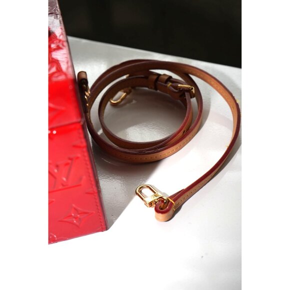 Louis Vuitton LV Monogram Vernis Bleecker Box Shoulder Bag Red Women's w/ DAMAGE - Picture 8 of 9